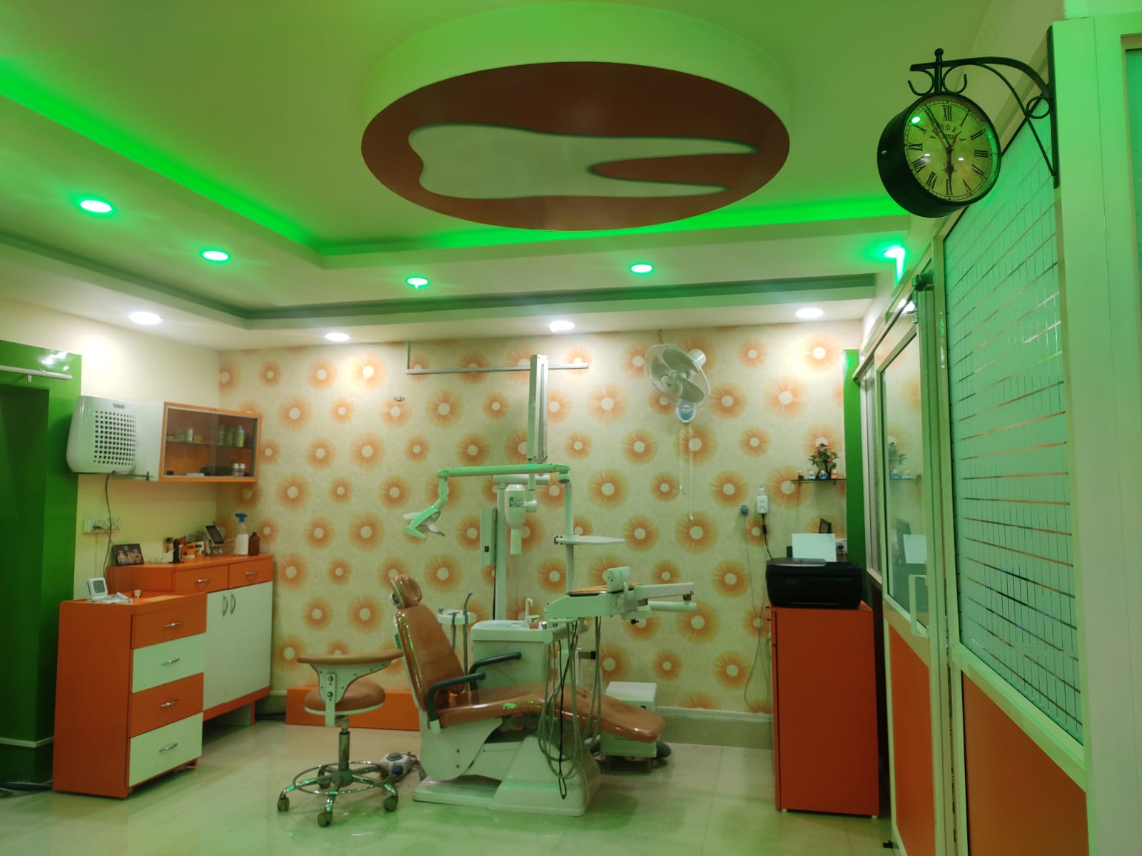 Waiting area at YourDentist dental clinic in Bhubaneswar